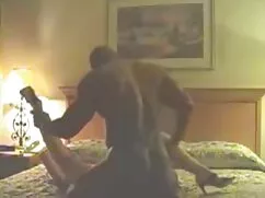 Hermosa Carolina dulces en zapatos negros con una bolsa videos de sexmex gratis hace que funcione