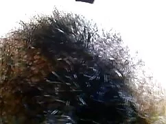 Le envío un SMS a Damon videos lesbianas xxx para que haga la llamada.