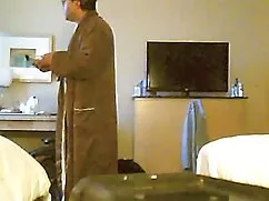 Por primera vez en mi vida, se lo doy a su culo culos gratis y dolor