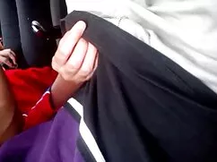 Azafata traviesa delante de videos de maduras x la webcam