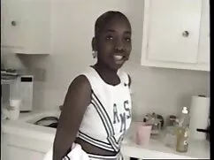 Dos mujeres follan trabajo con sus bocas porbo gratis