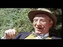 Hermosa, y chica pornobueno dañada de Petersburgo