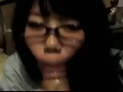 Pegamento a la chica pelirroja, en cerdas porno el paseo marítimo de San Petersburgo