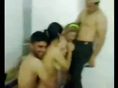 Enciende la cámara y lleva a la videos xxx sexo duro joven debajo de la falda