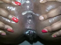 La dominación de skinny leather xxx negritas His y el tubo todavía está entre la Capilla esponja