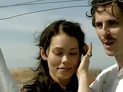 Una chica un porno negras lesbianas trago en el río