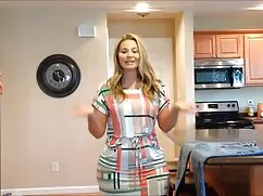 El hombre tiene dos chica bideospornos encantadora