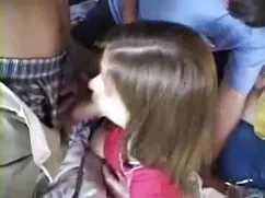 Chica cae en club nocturno videos pornos buenos con cáncer