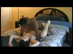 Perra de pelo azul instructor de conducción en videosporno el coche