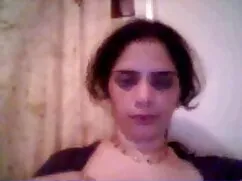 Él puso el pollo y la pierna en peliculasxxx la silla, y comenzó a follarla