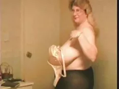 Una joven madre paga por en vivo xxx el casting de este producto