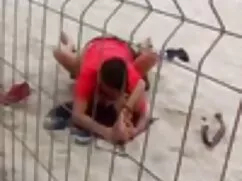 Las tropas de Praga nalgadas xxx saben cómo disparar a la chica