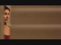 Tan absorto en nuevos videos porno la tv