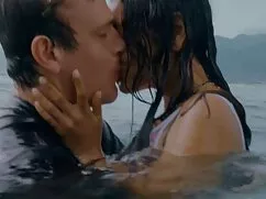 El médico estaba fuera de sus bragas, separó sus piernas y comenzó a sexo xxx videos revisar su vagina.